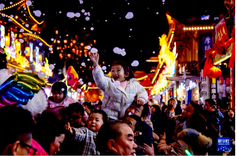 新春临近 各地文旅市场火热