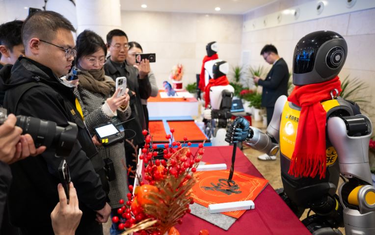 两会新华鲜报|从一线到会场!约5000名代表委员赴盛会