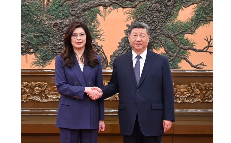 习近平总书记会见中国国民党主席郑丽