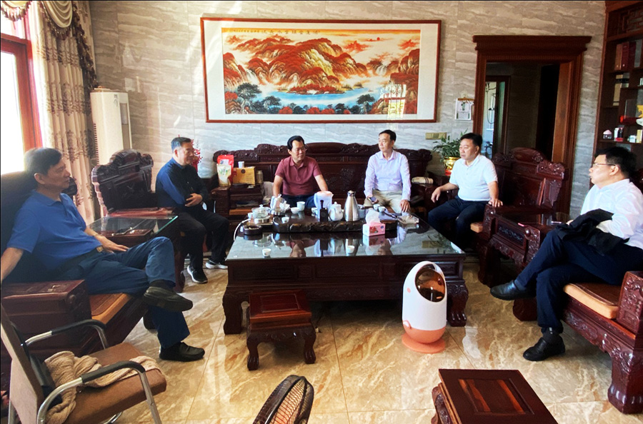  �����Ϻ�������������-��ũͶ�������ר��ίԱ�������������ڹ㶫½���ų������С����Ϻ����ɫũҵ