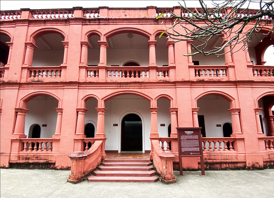 ����˵/�ι����ȹʾӣ����¡�����½�ᡷ���ú�ɫ�Ļ���ֲ���ģ�����Ŭ���ܶ��ľ�������