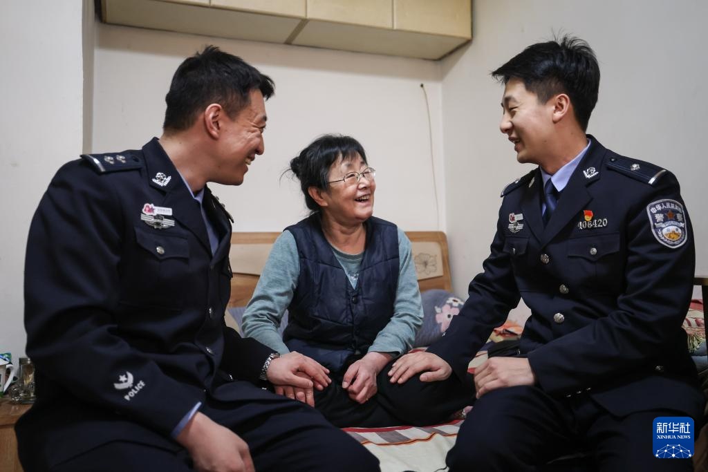 新春走基层丨“雷锋代办站”为群众排忧解难