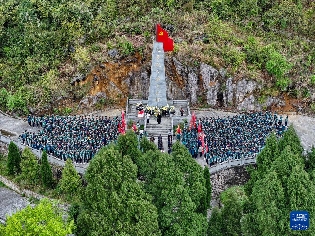 清明节前祭先烈